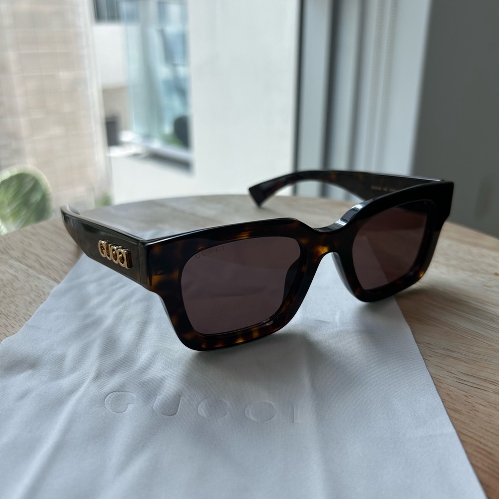 Gucci Brown Tortoiseshell Sunglasses - New